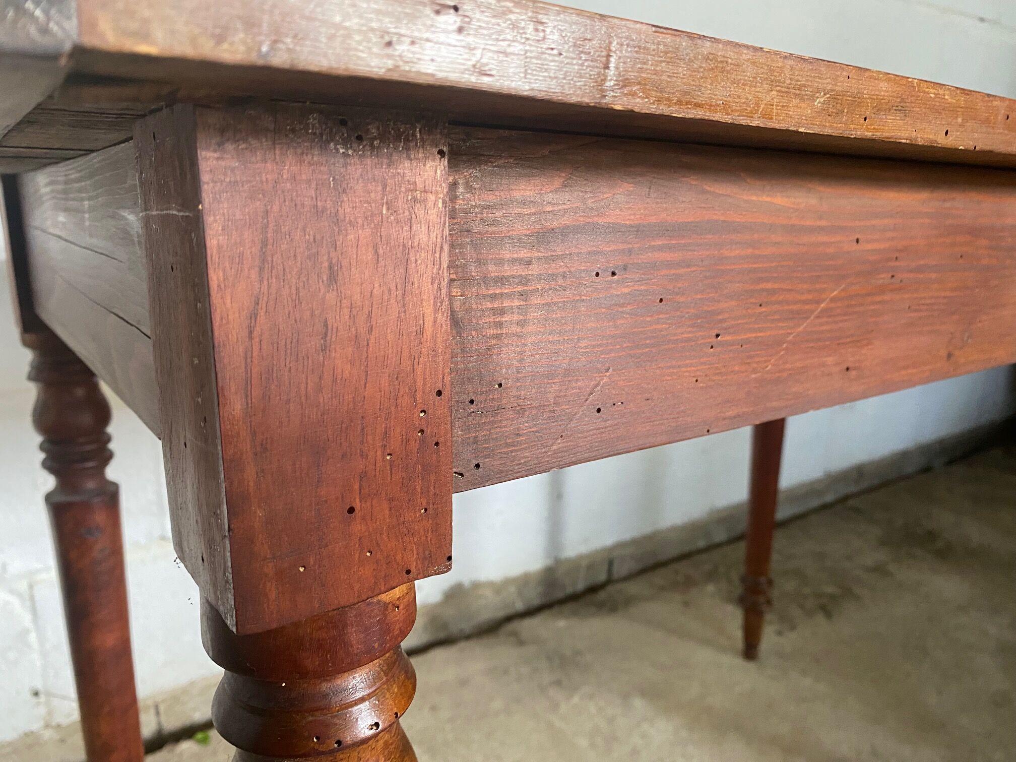 Office 2 drawers in solid wood turned legs year 1900
