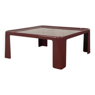 Amanta coffee table by Mario Bellini for B&B Italia in red