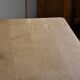 Table en chêne clair avec des pieds anciens