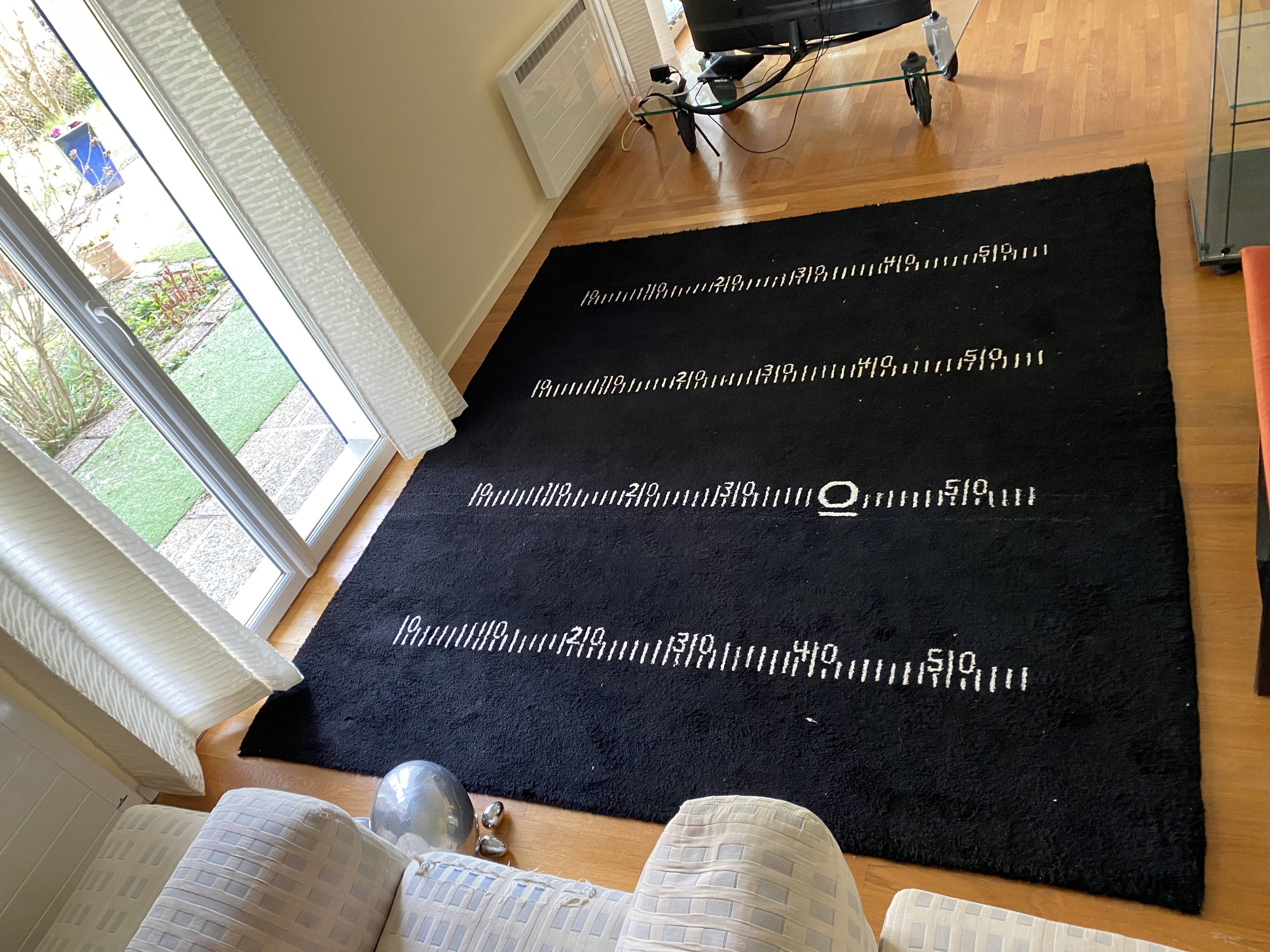 Carpet by Eileen Gray 200x300cm