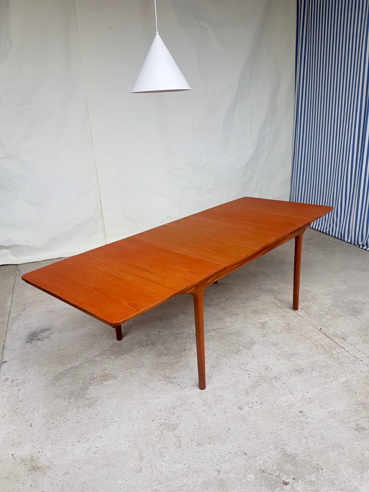 Table de salle à manger du milieu de siècle A.H. Macintosh