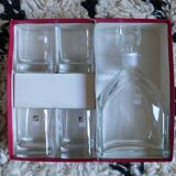 Whisky decanter and its four glasses