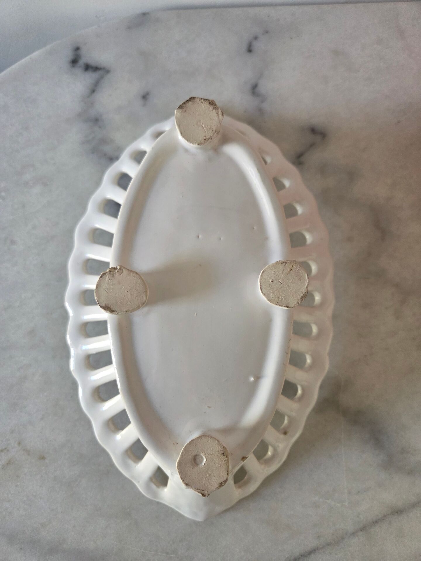 Lattice basket, white ceramic