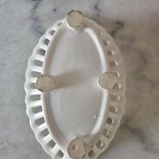 Corbeille ajourée, céramique blanche