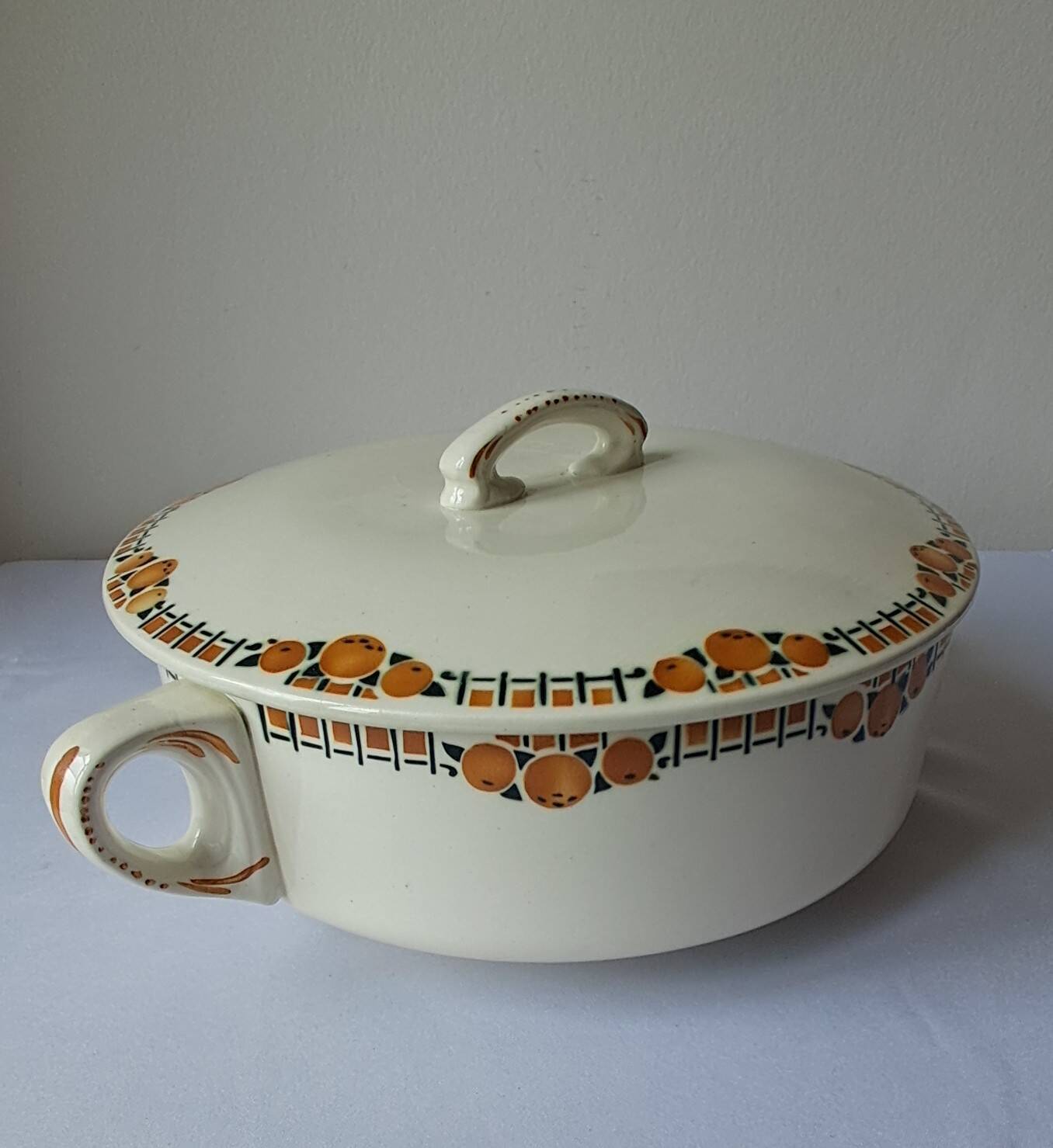 Old model vegetable dish Cotentin from the St Amand factory.