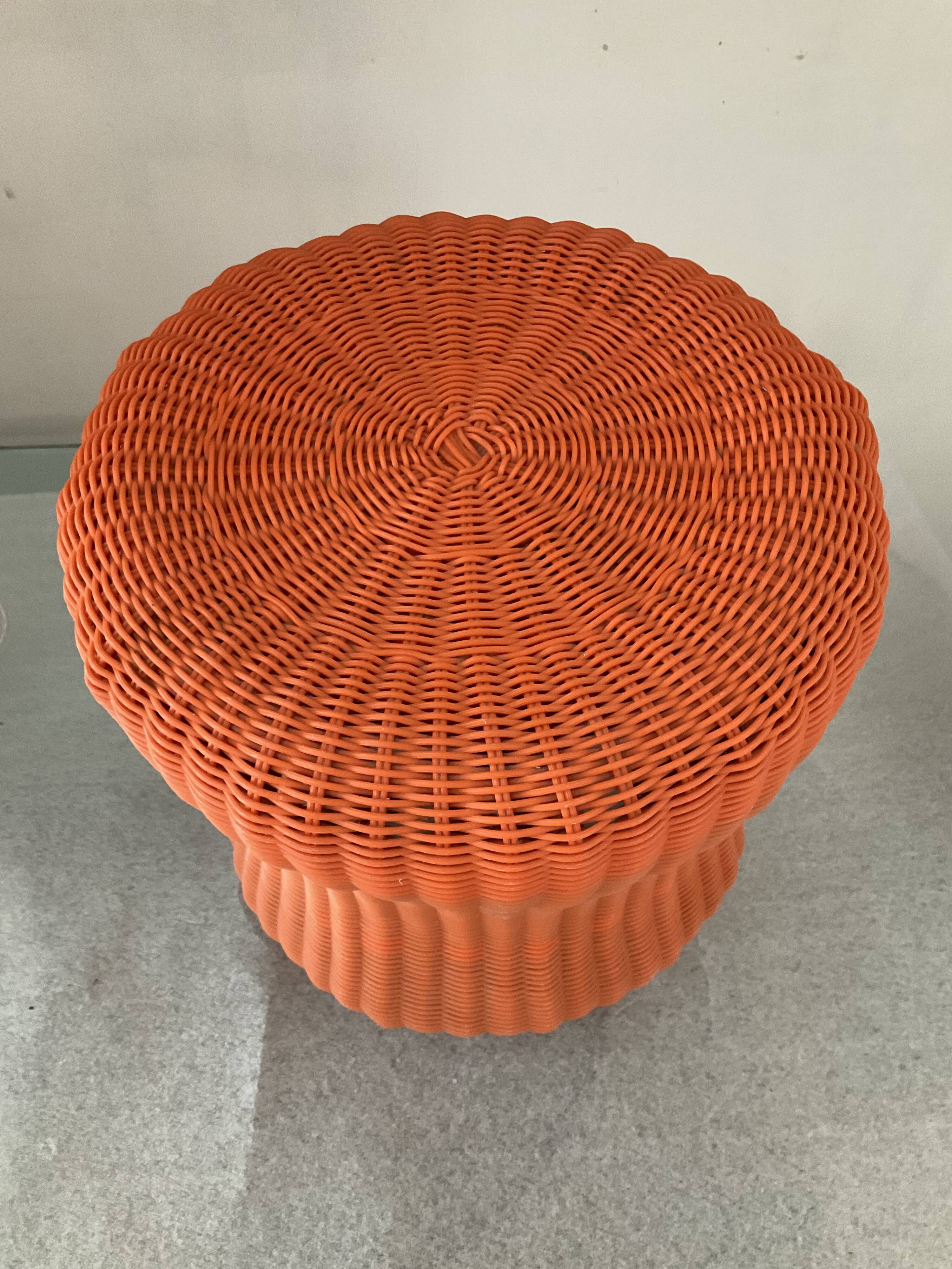 Scoubidou pouf from the 70s