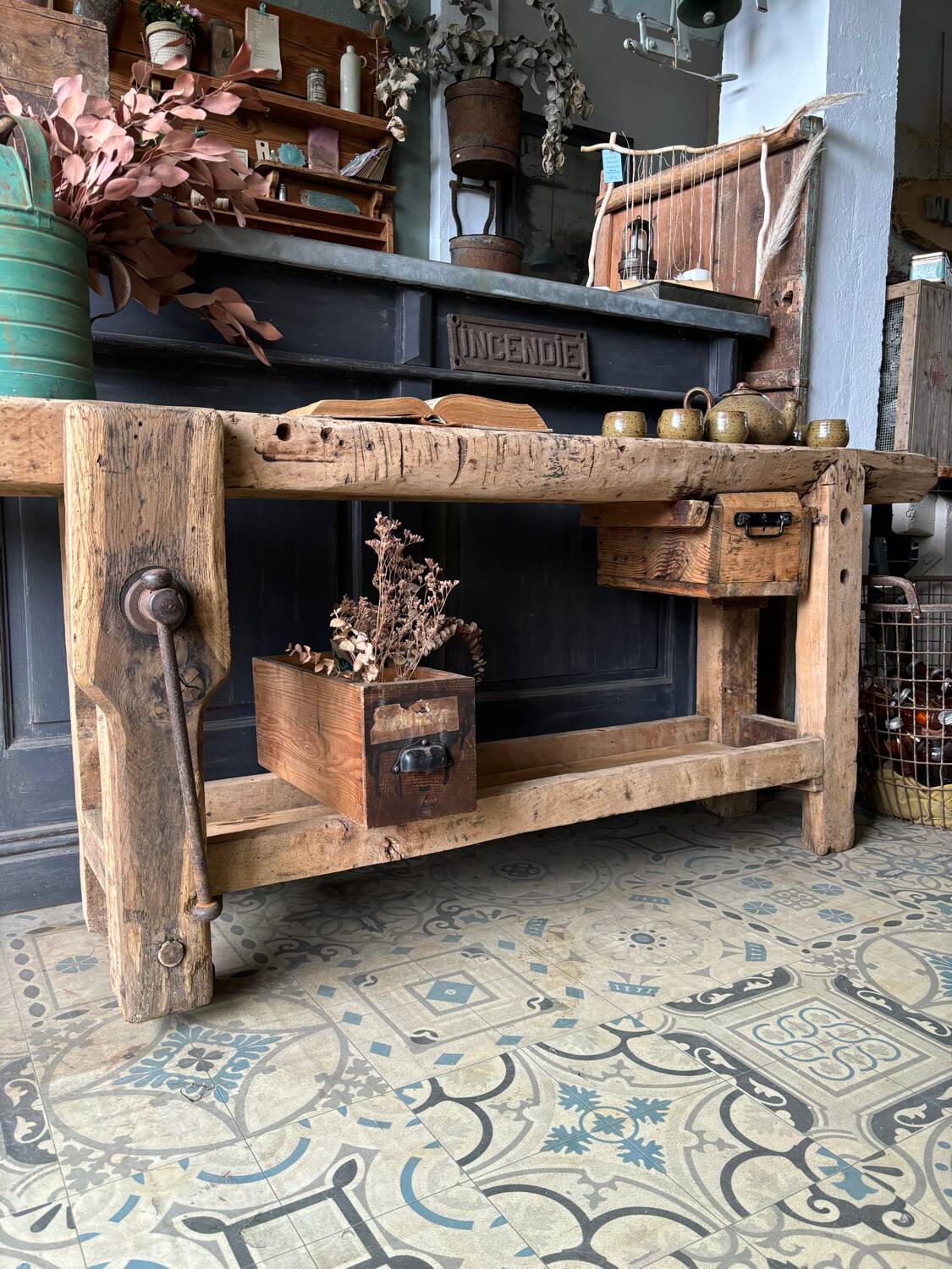Carpenter's workbench