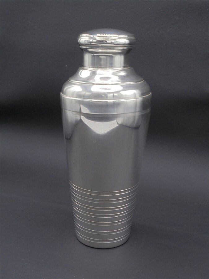 Shaker in silver