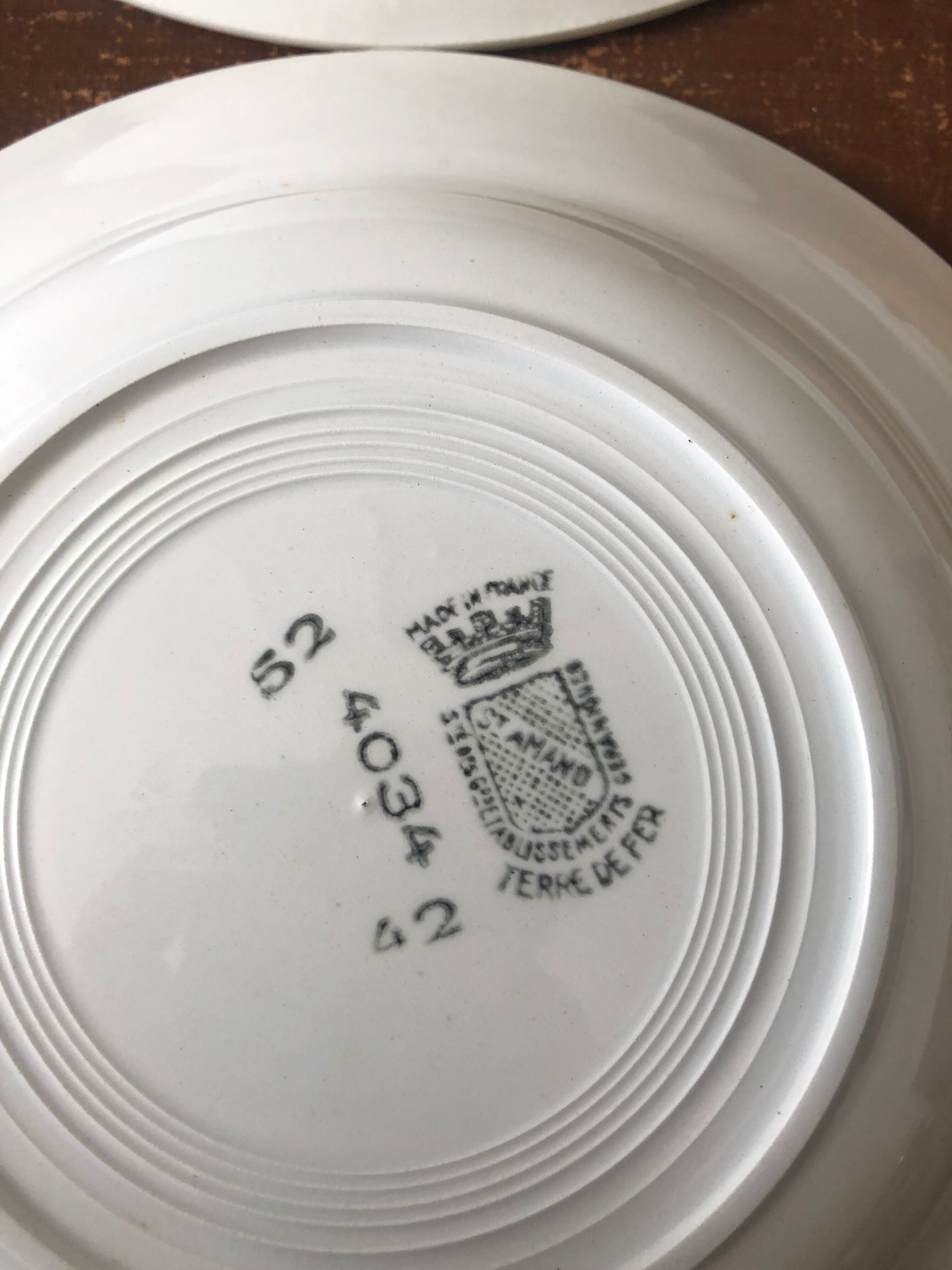 Lot 4 hollow plates old red rose iron earth decoration
