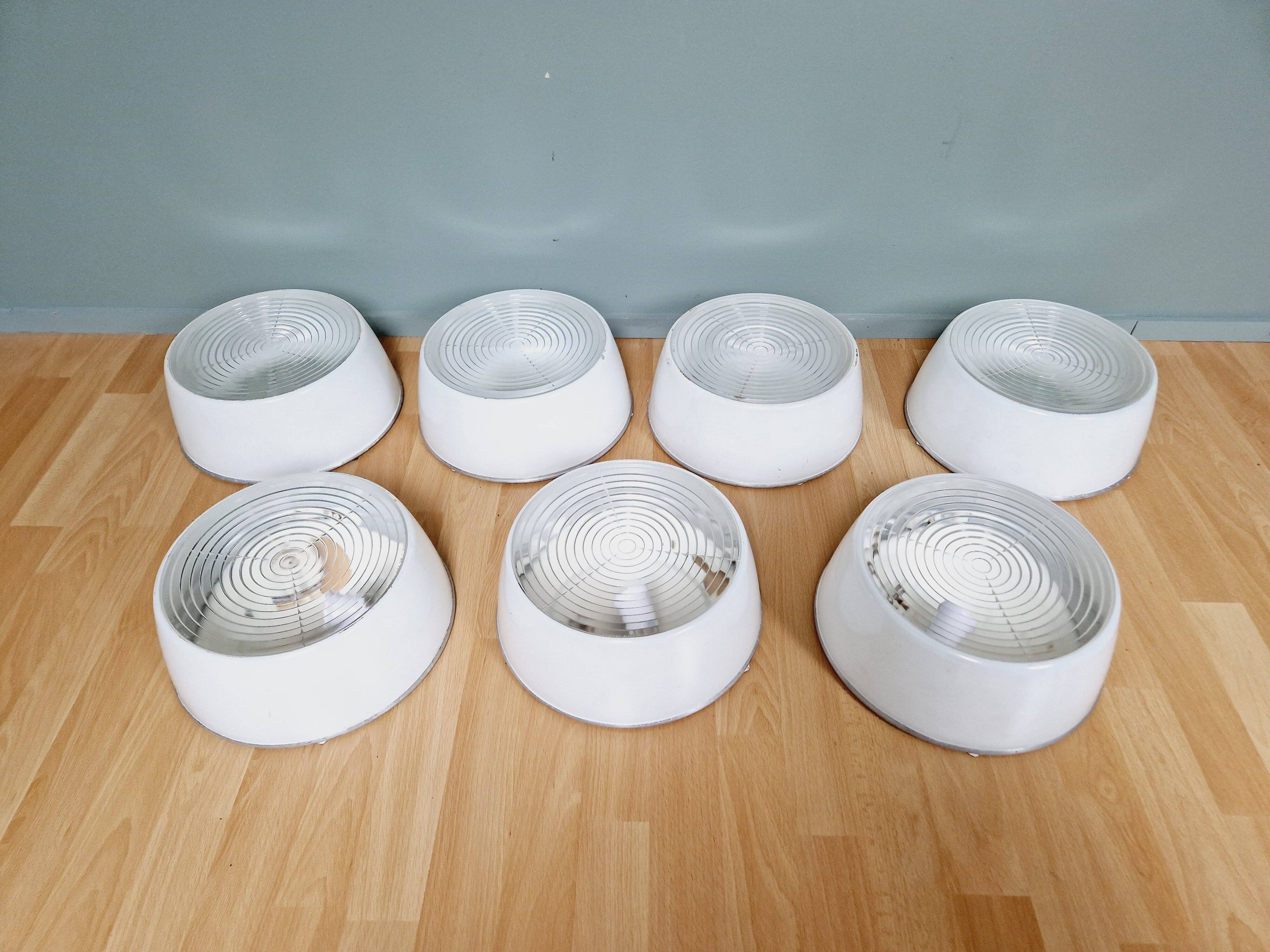 Plafonnier industriel Holophane en verre opaline blanc et transparent (7 disponibles)