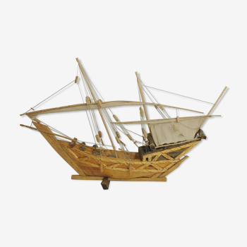 Maquette bateau en bois exotique, cote d'ivoire vintage