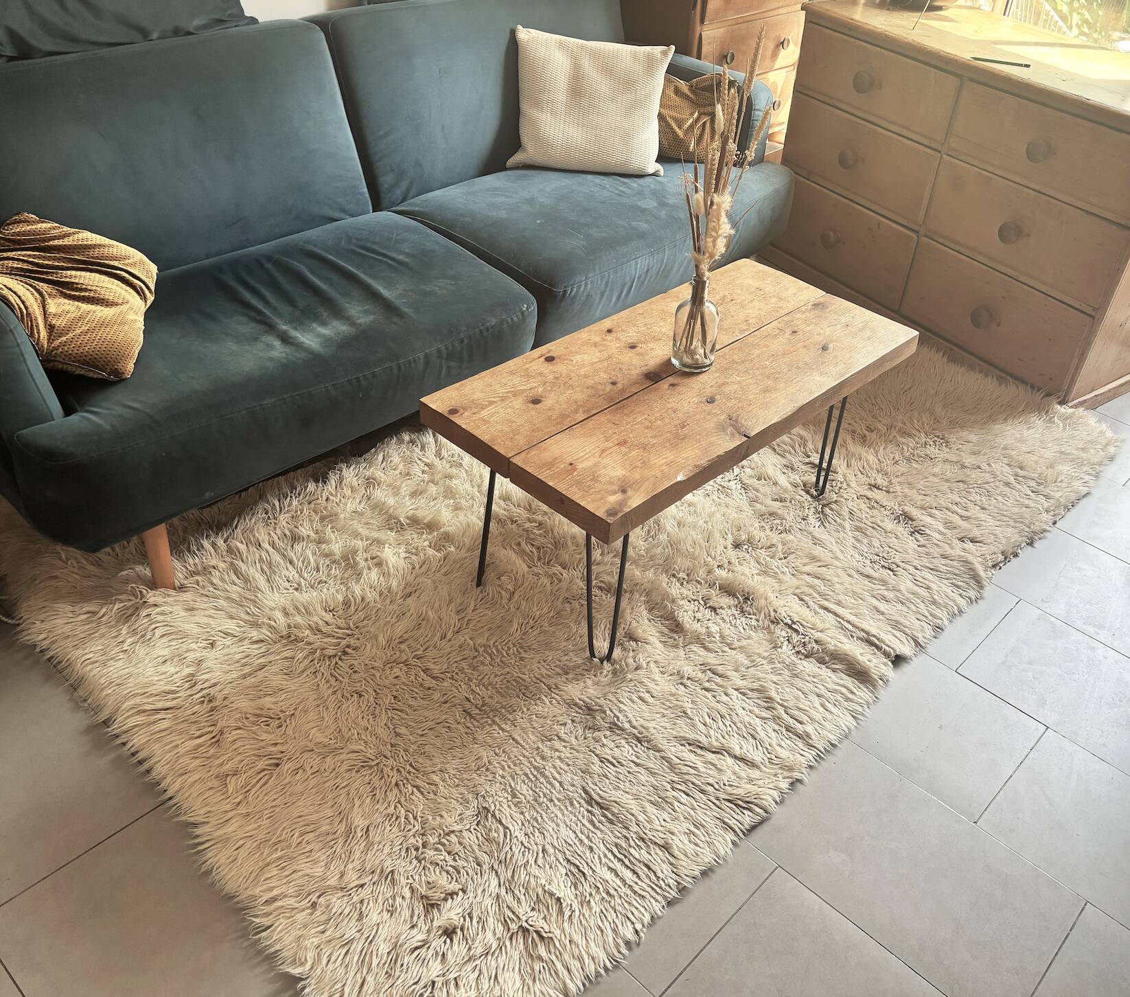 Large vintage carpet 100% pure wool Flokati with long pile from the 60s-70s.