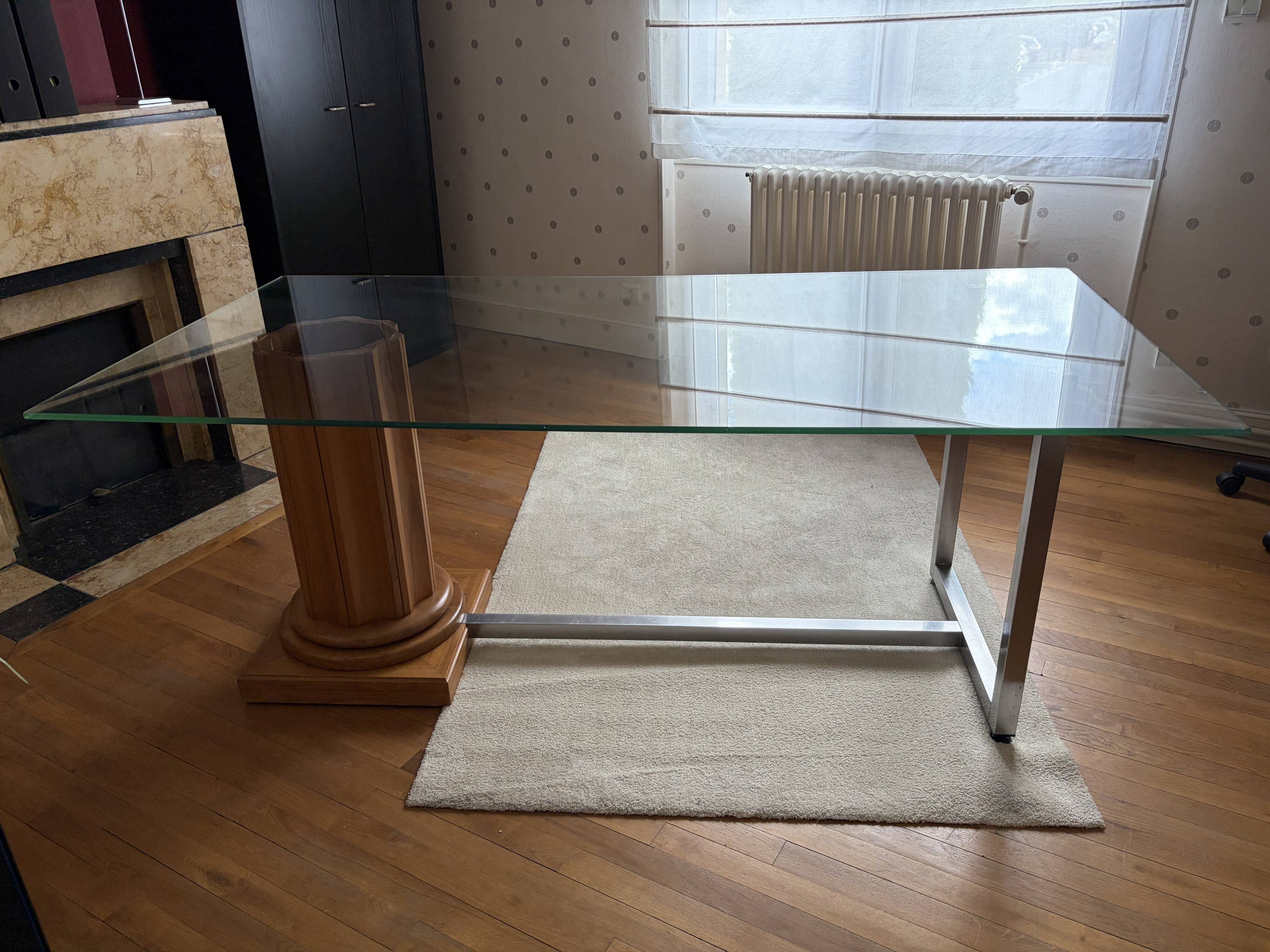 Table de séjour style postmoderniste