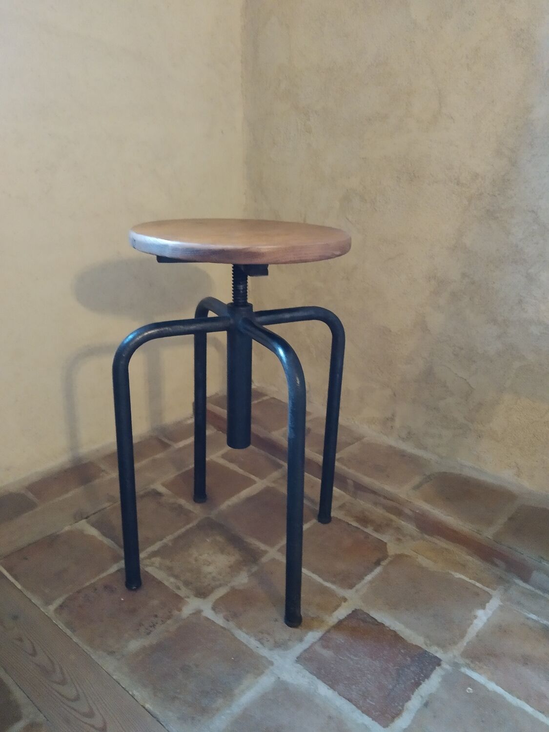 Tabouret d'atelier réglable