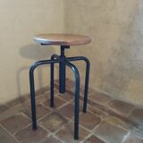 Adjustable workshop stool