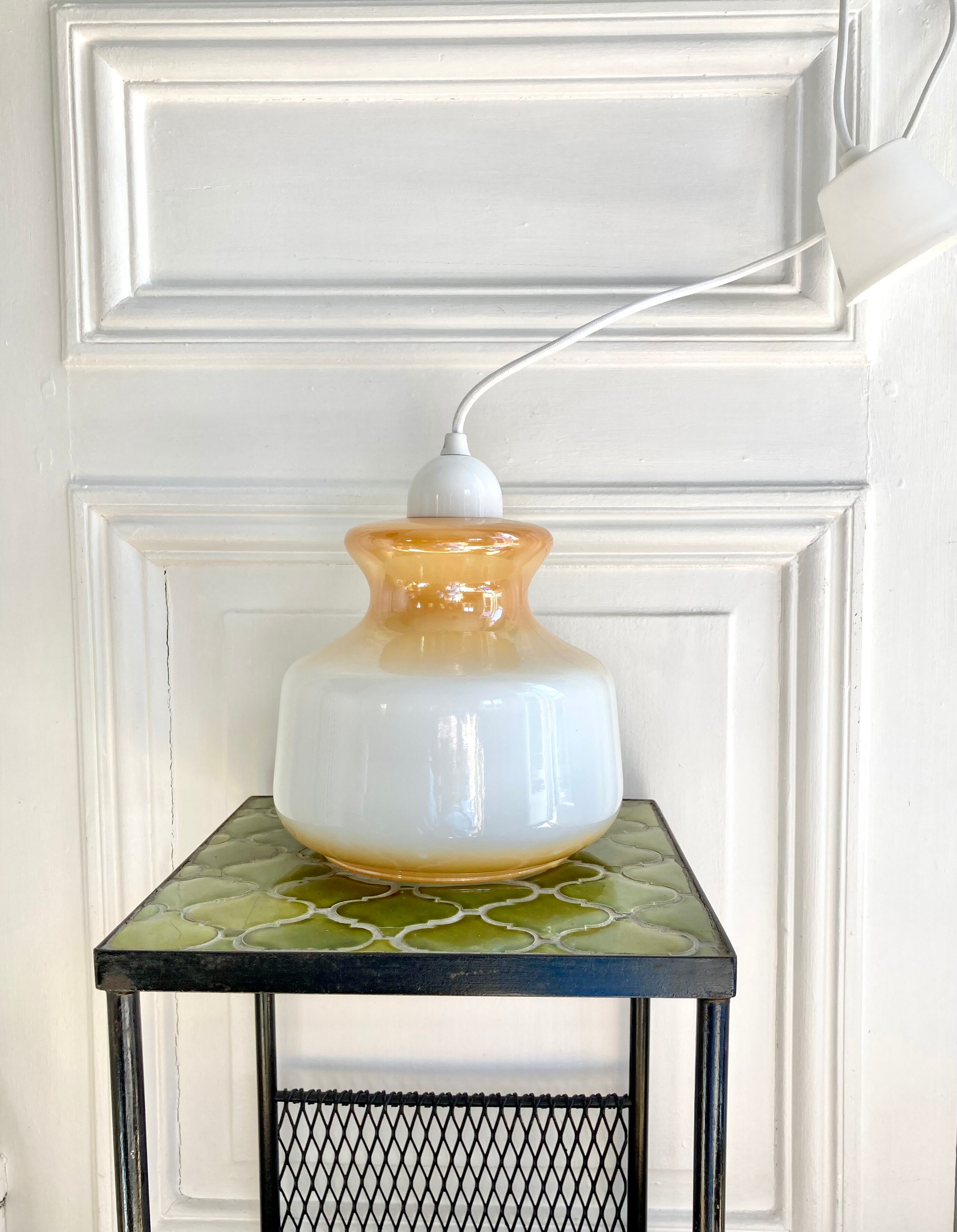 Suspension opaline années 70