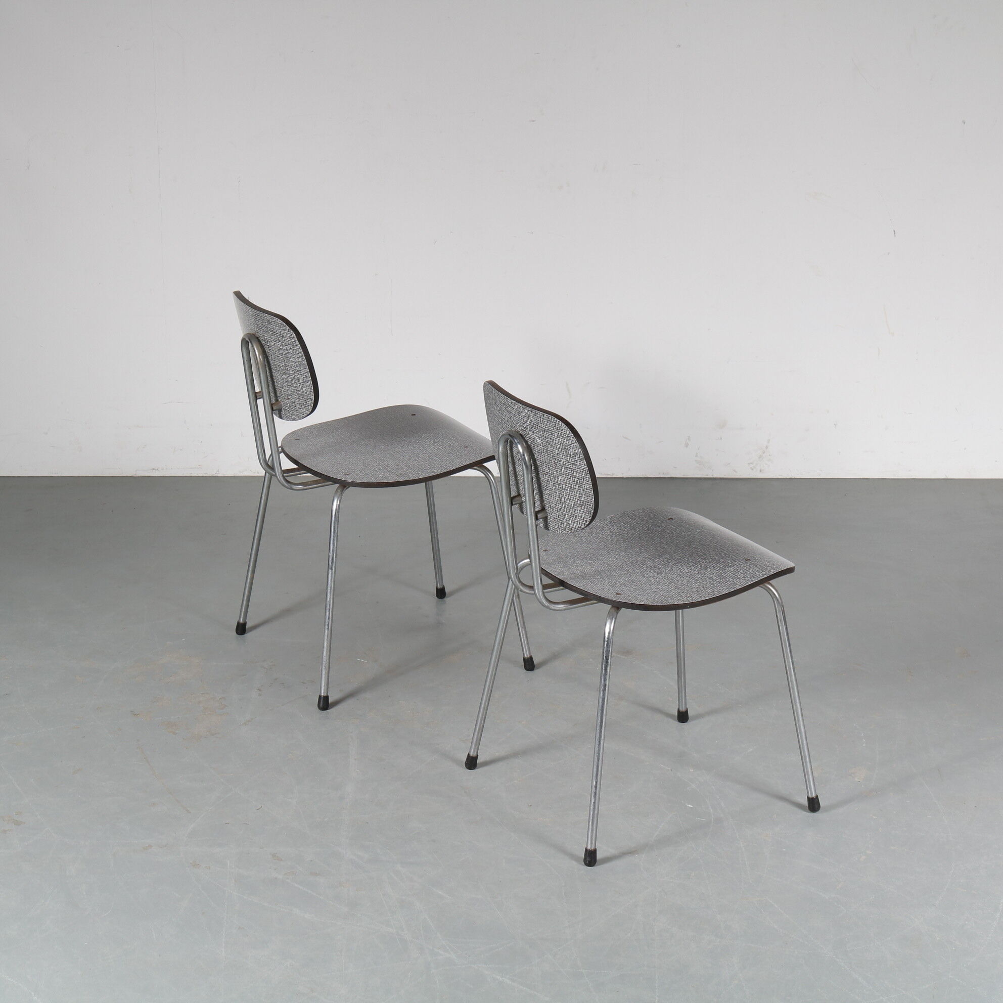 Pair of “CT2” dining chairs by Willy van der Meeren for Tubax, Belgium 1950