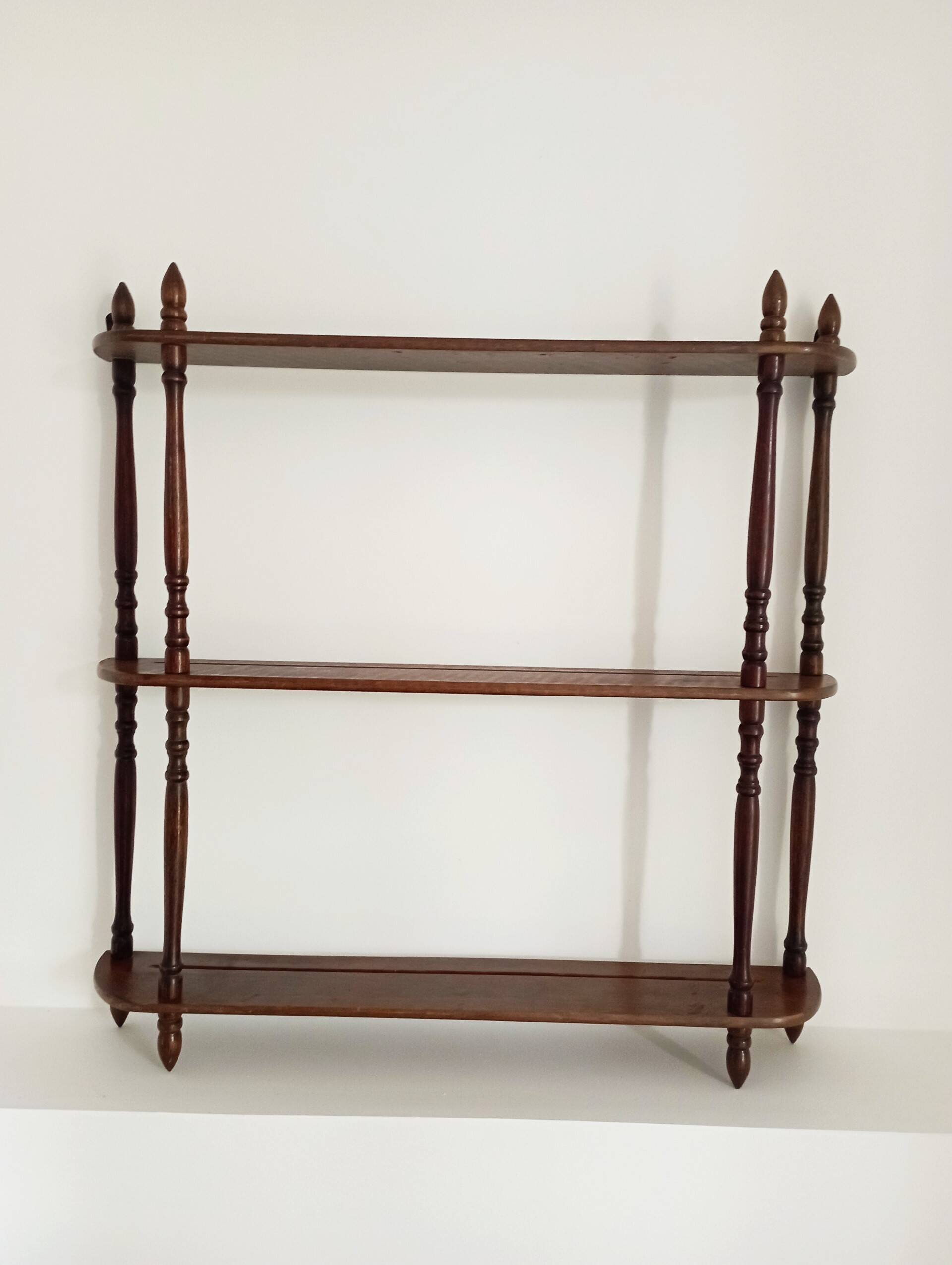 Wall shelf