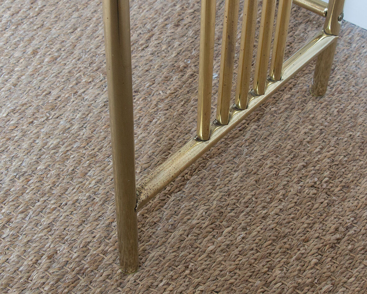 Dressing table in gold metal