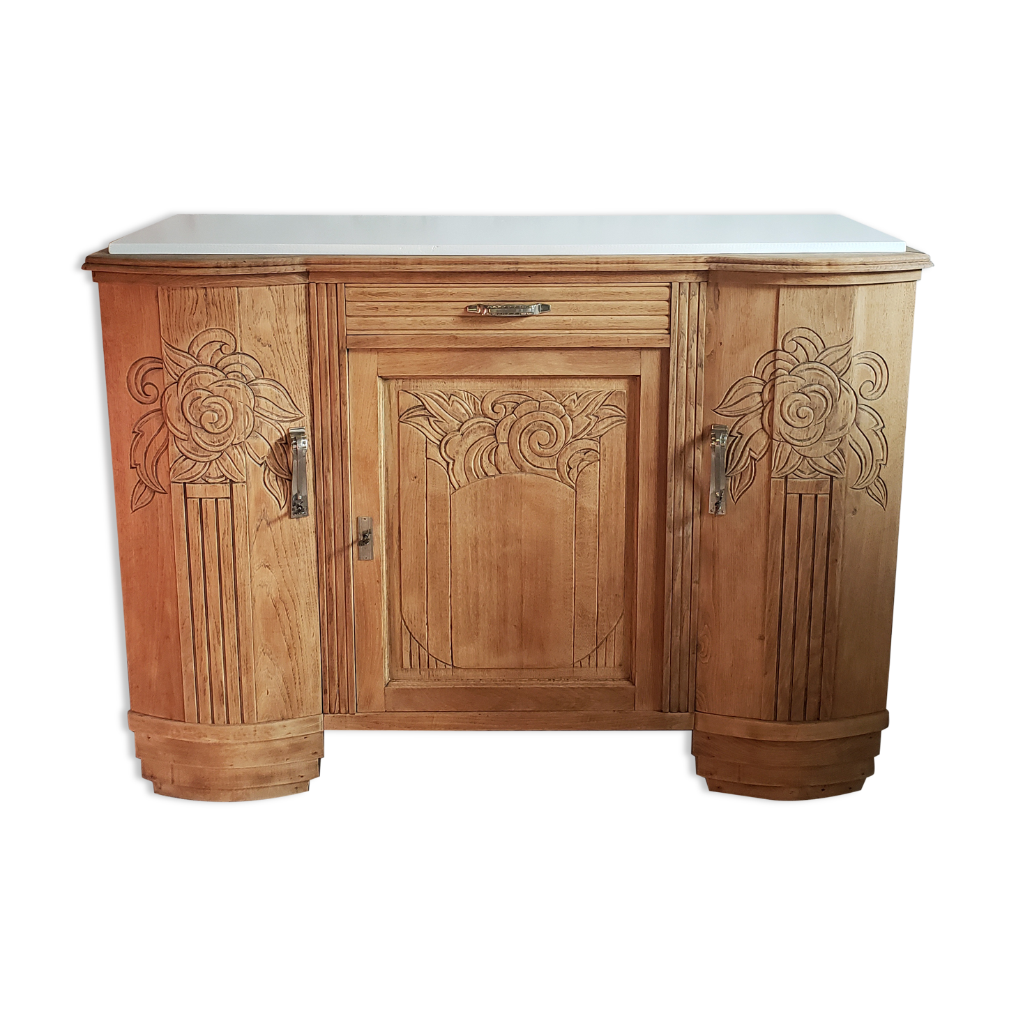 Art-deco buffet in raw oak