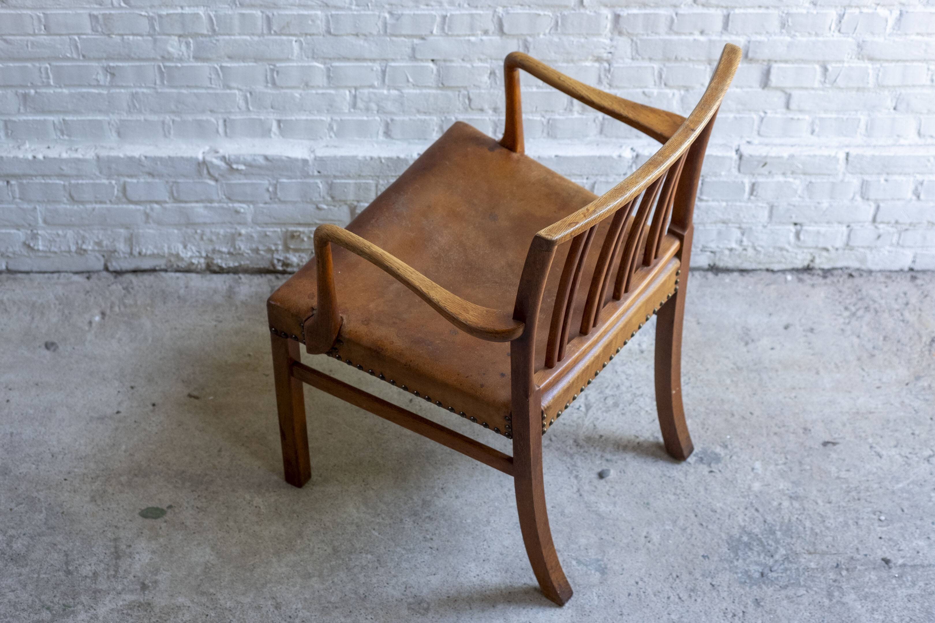 Ole Wanscher Model 1675 in Oak, Fritz Hansen, 1940s Denmark