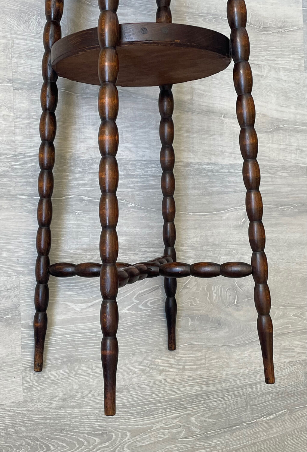 Vintage turned wooden gueridon from the 60s.