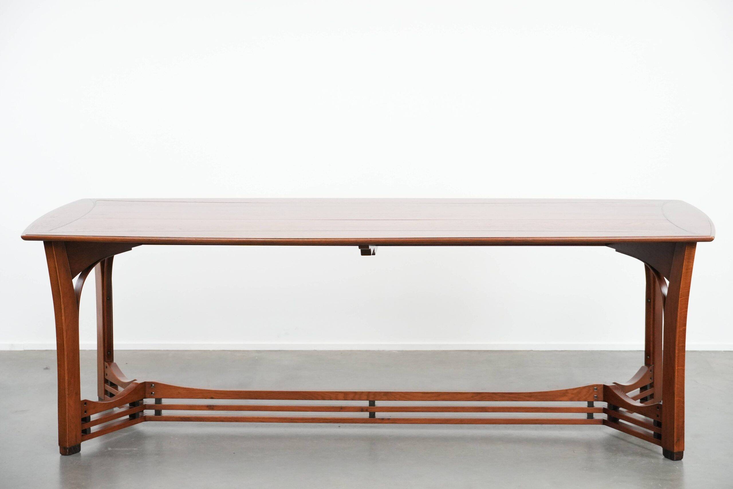 Table à manger de style Art Nouveau pour 4 à 6 personnes