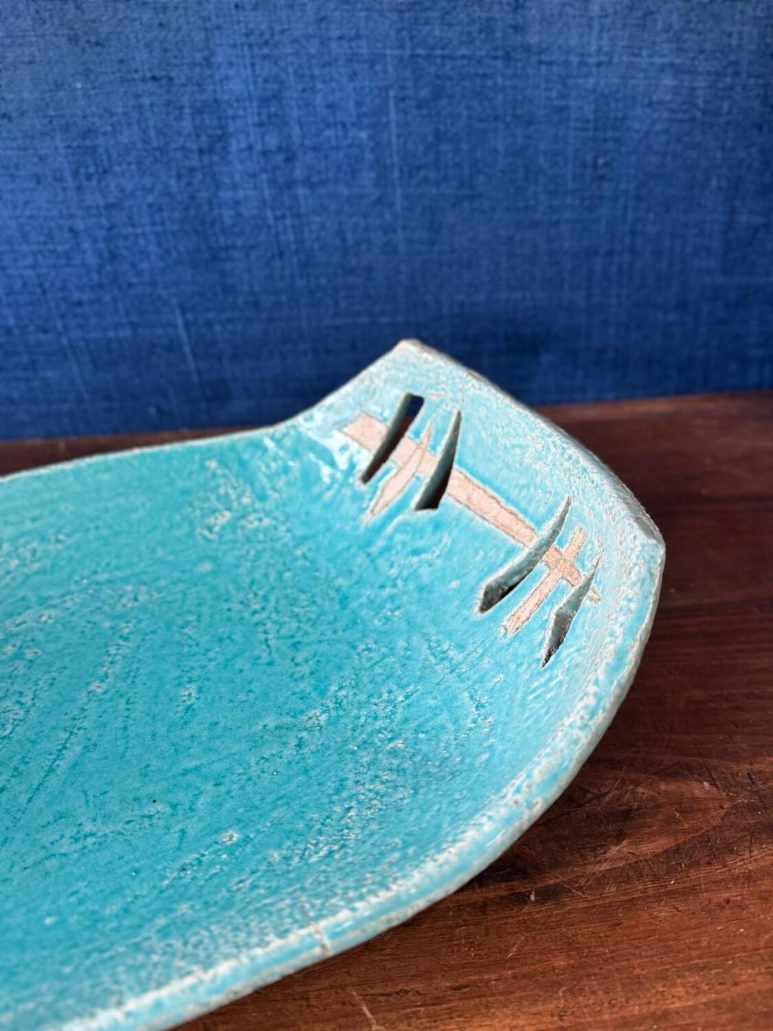 Large fruit bowl / centrepiece in glazed ceramic from the 1970s.