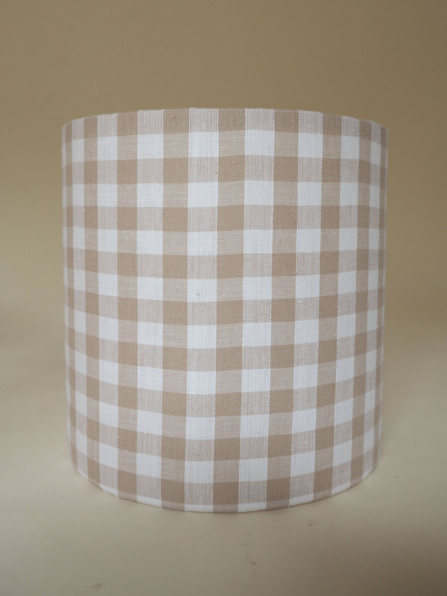 Lampe en céramique avec abat-jour en coton vichy