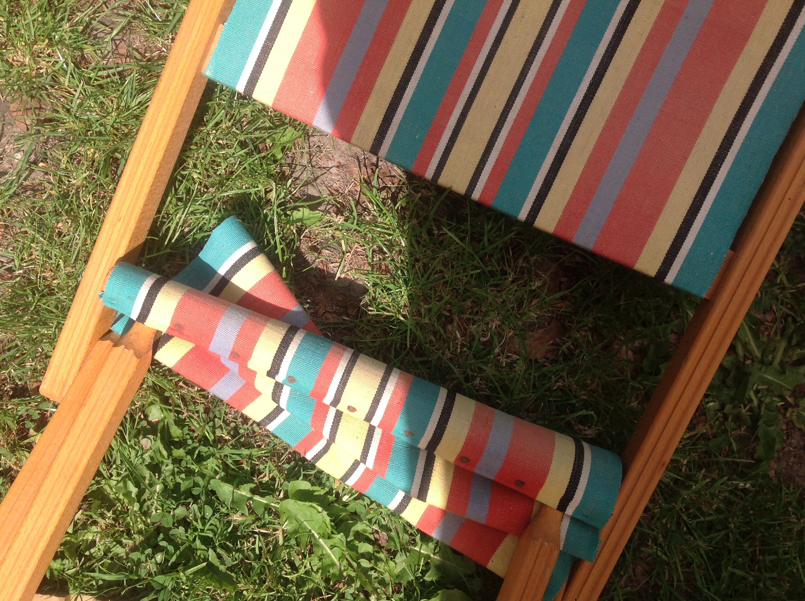 Duo of folding chairs