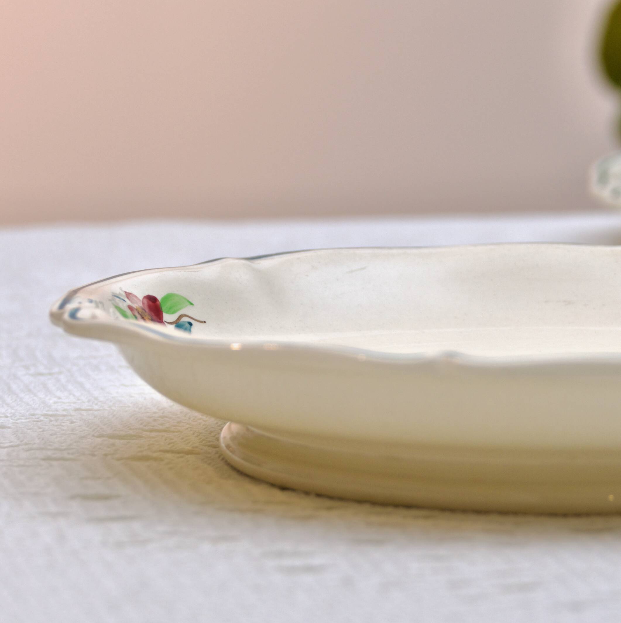 Dish on pedestal 19th century Sarreguemines Amazonas