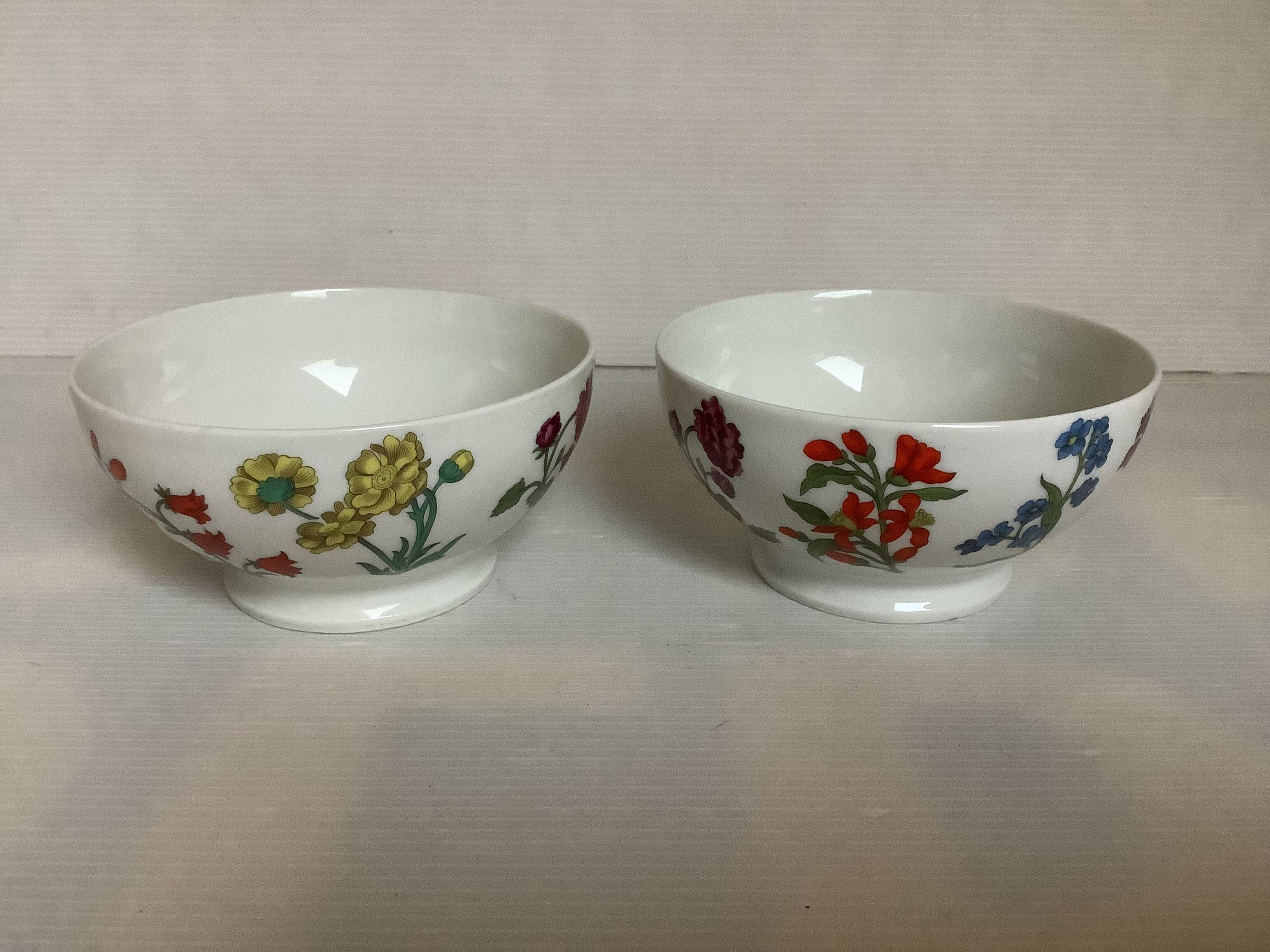 Duo de bols fleurs porcelaine de Paris