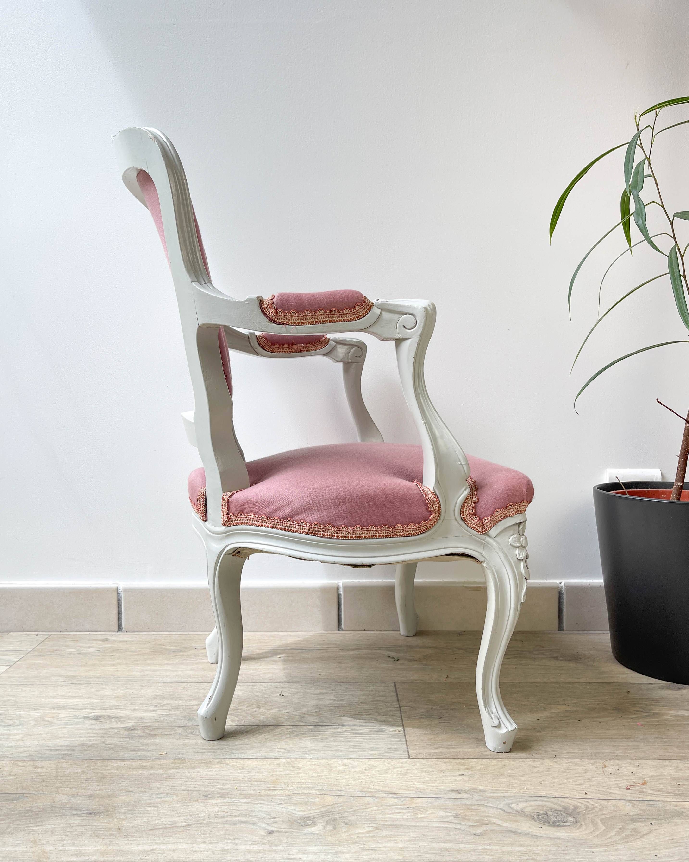 Pink Louis XV style convertible armchair in weathered wood for children