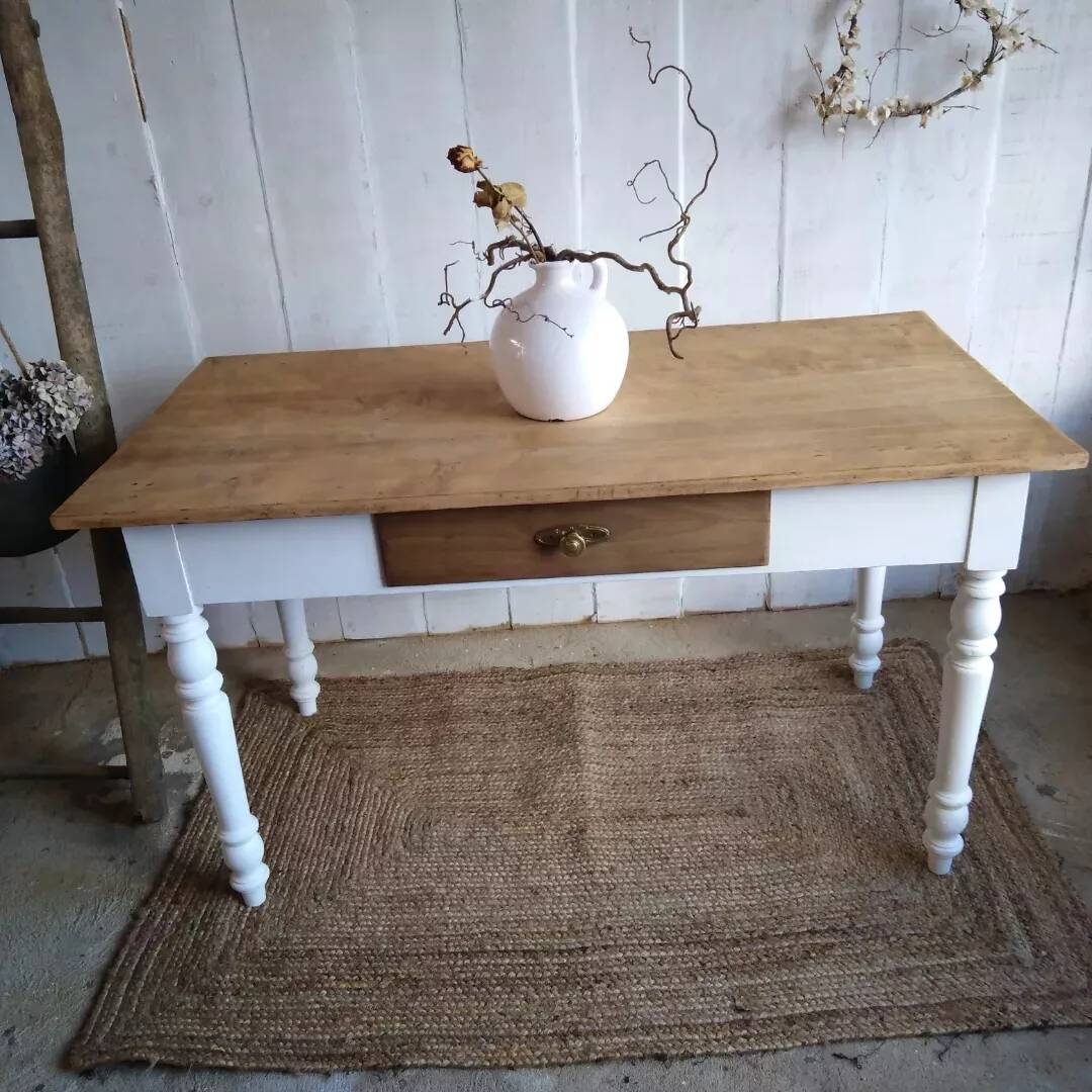 Farm table