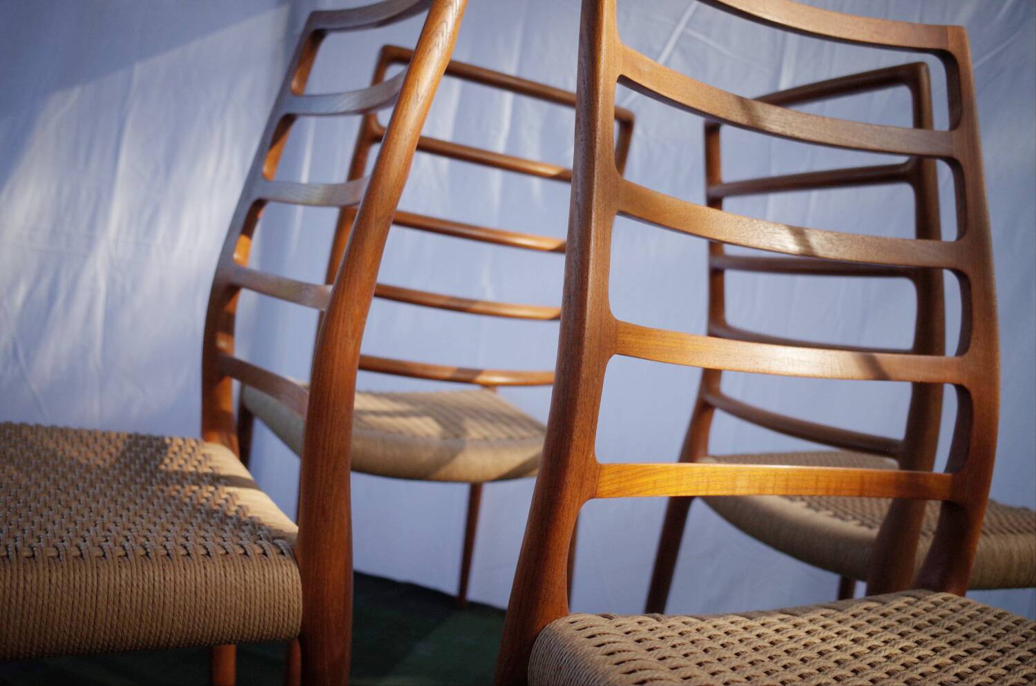 4 x danois Niels O. Møller sur teck, modèle 82