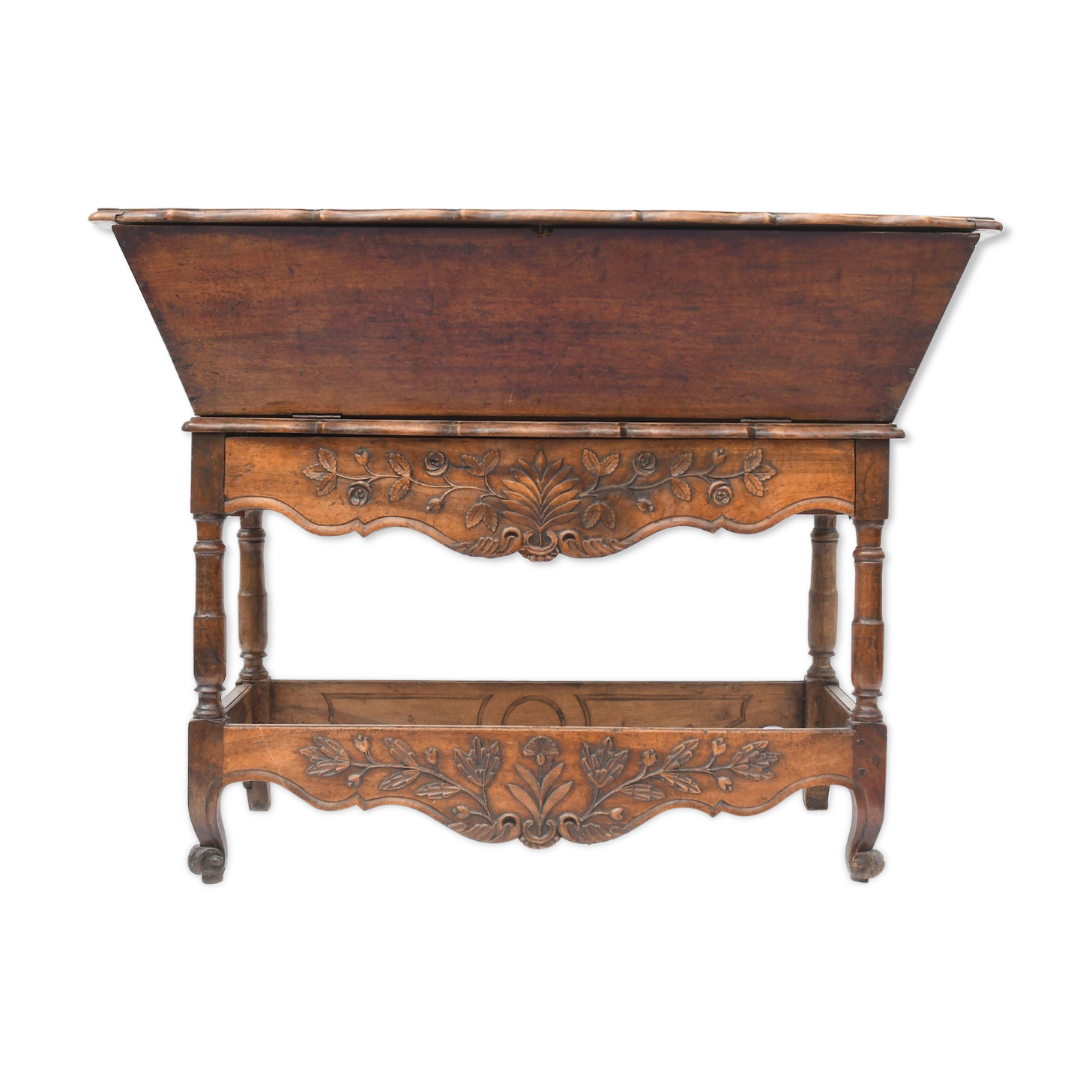 Provençal walnut petri dish