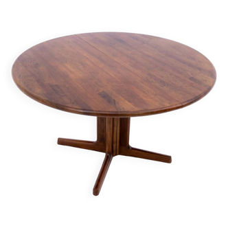 Table à manger en noyer, moderne du milieu du siècle, Danemark, années 1960.