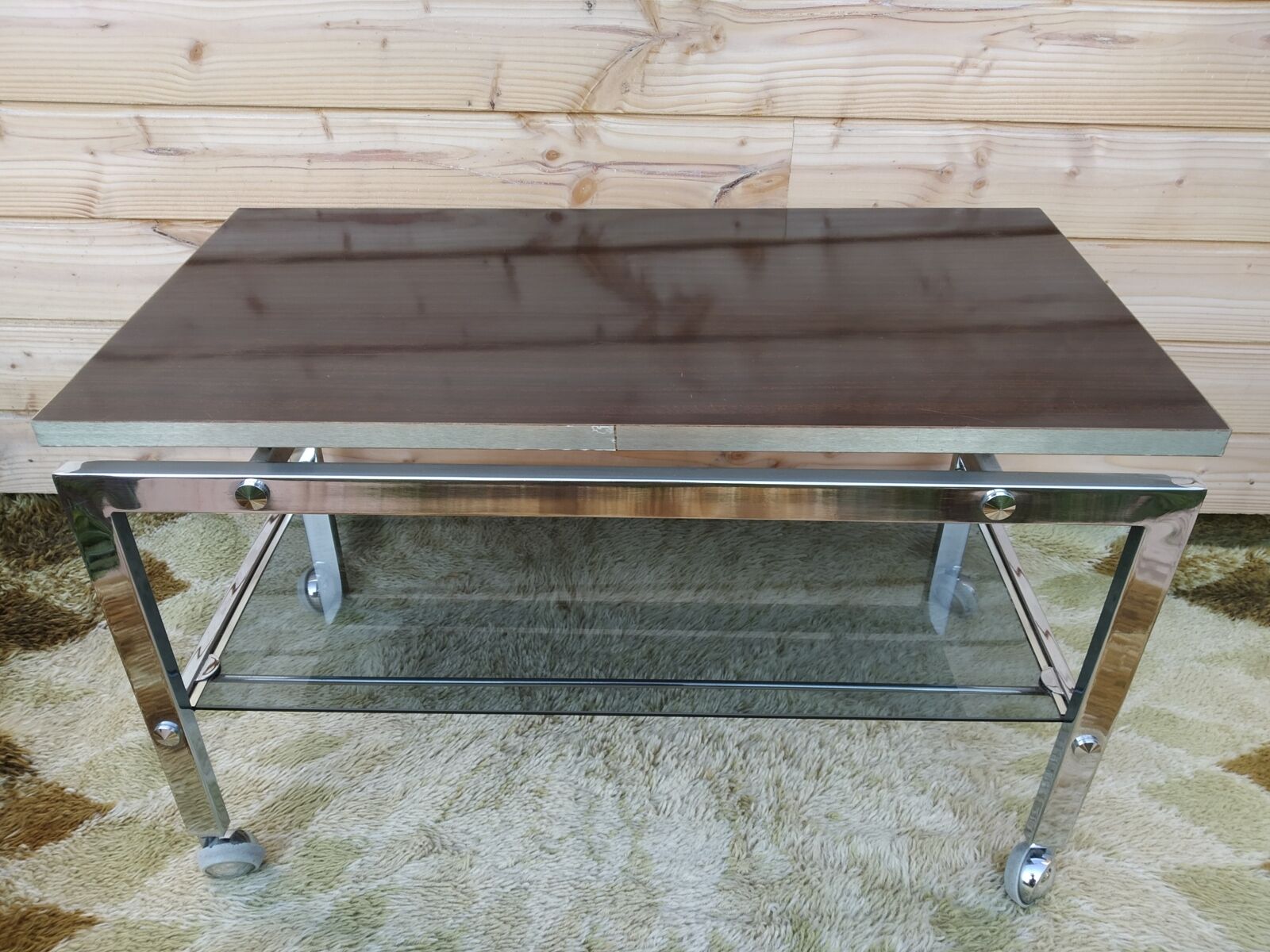 Swivel rolling coffee table