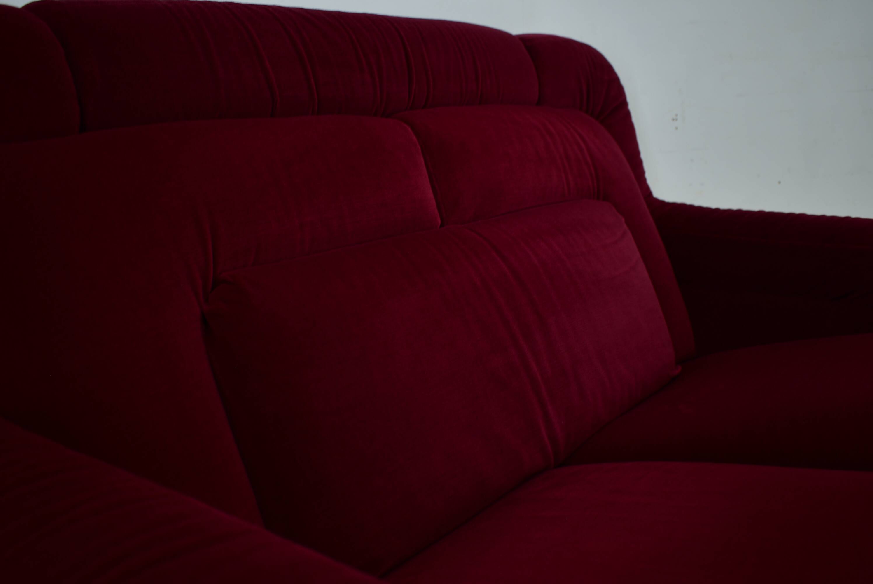 Two-seater canapé, rare from the 1970s, Italy.