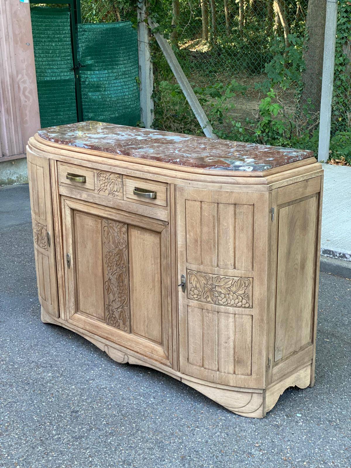 Art Deco vintage Parisian buffet renovated in solid oak and pink marble from the 1930s.