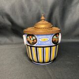 Old porcelain inkwell of Paris signed CLAIN late nineteenth