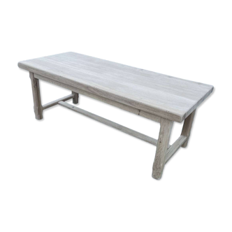 Extendable farmhouse table in solid oak