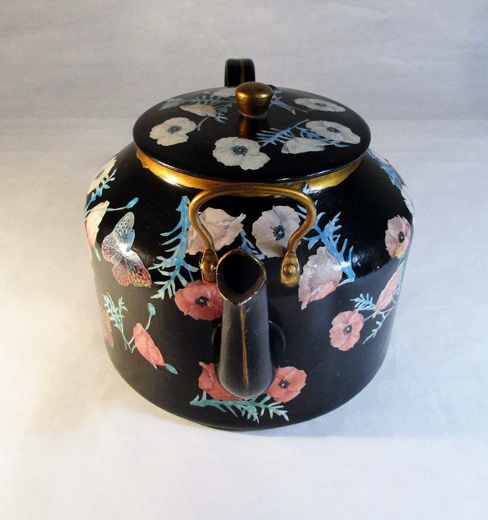 Hand-painted kettle