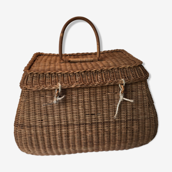 Wicker basket or box to the 1950s couture