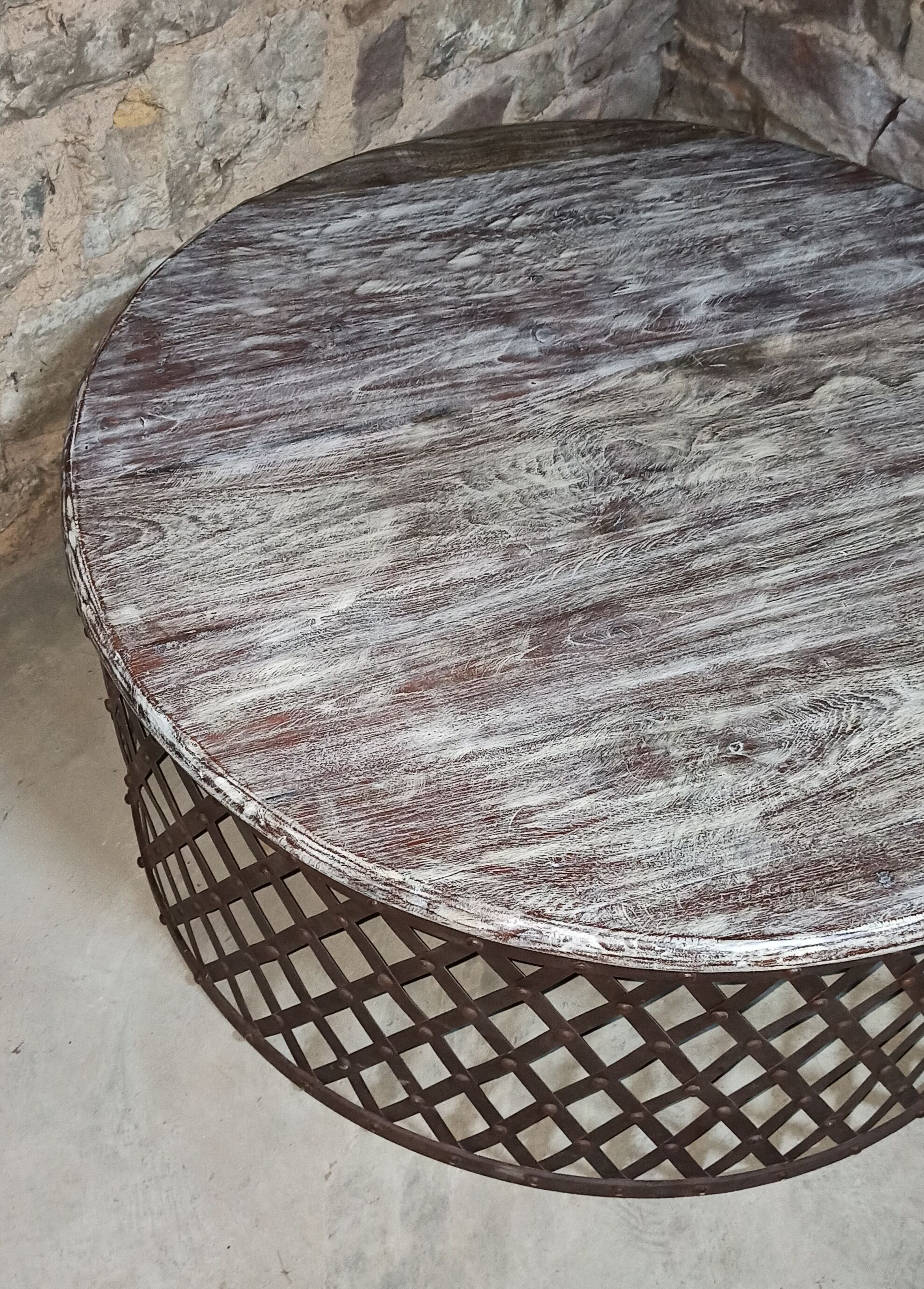Table basse ronde en bois avec pieds métal