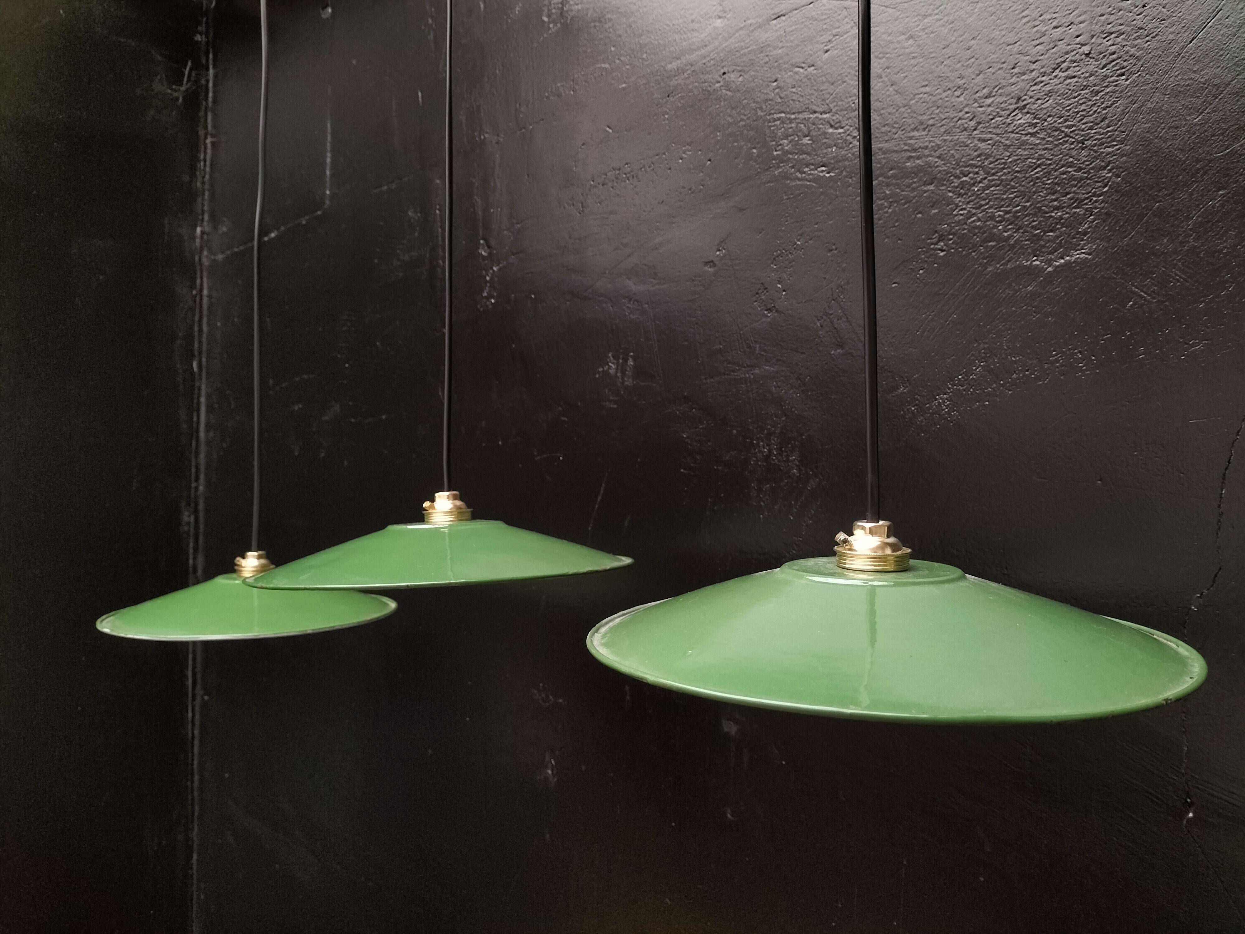 Enamelled sheet metal suspensions