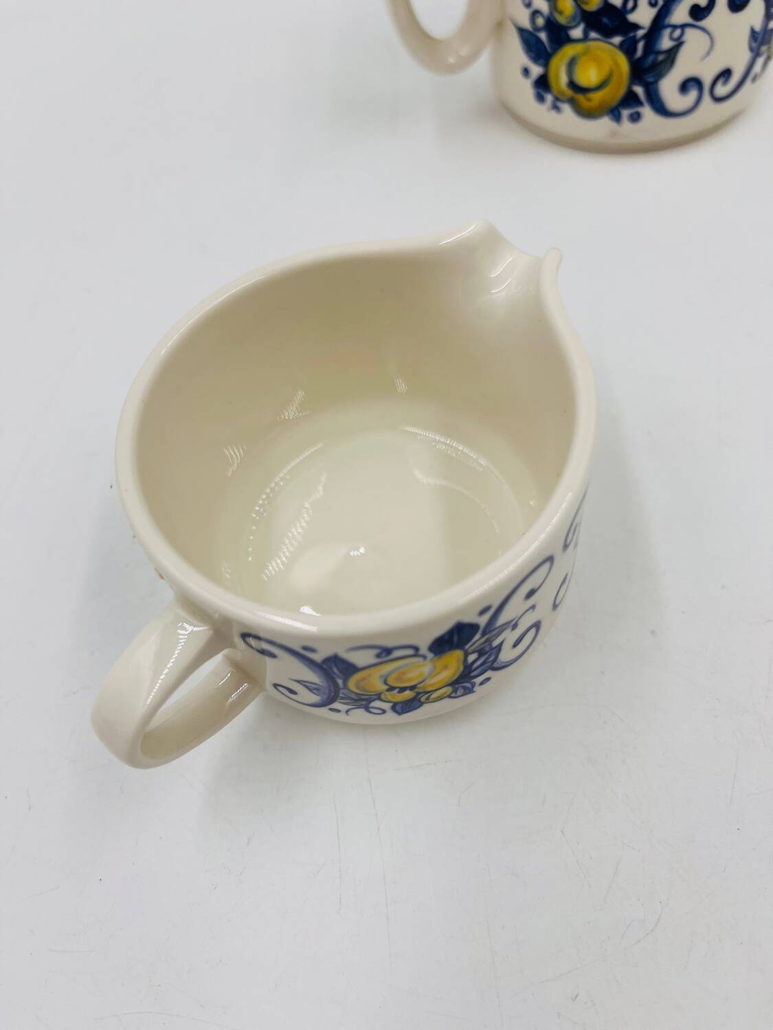 Sugar bowl and milk jug