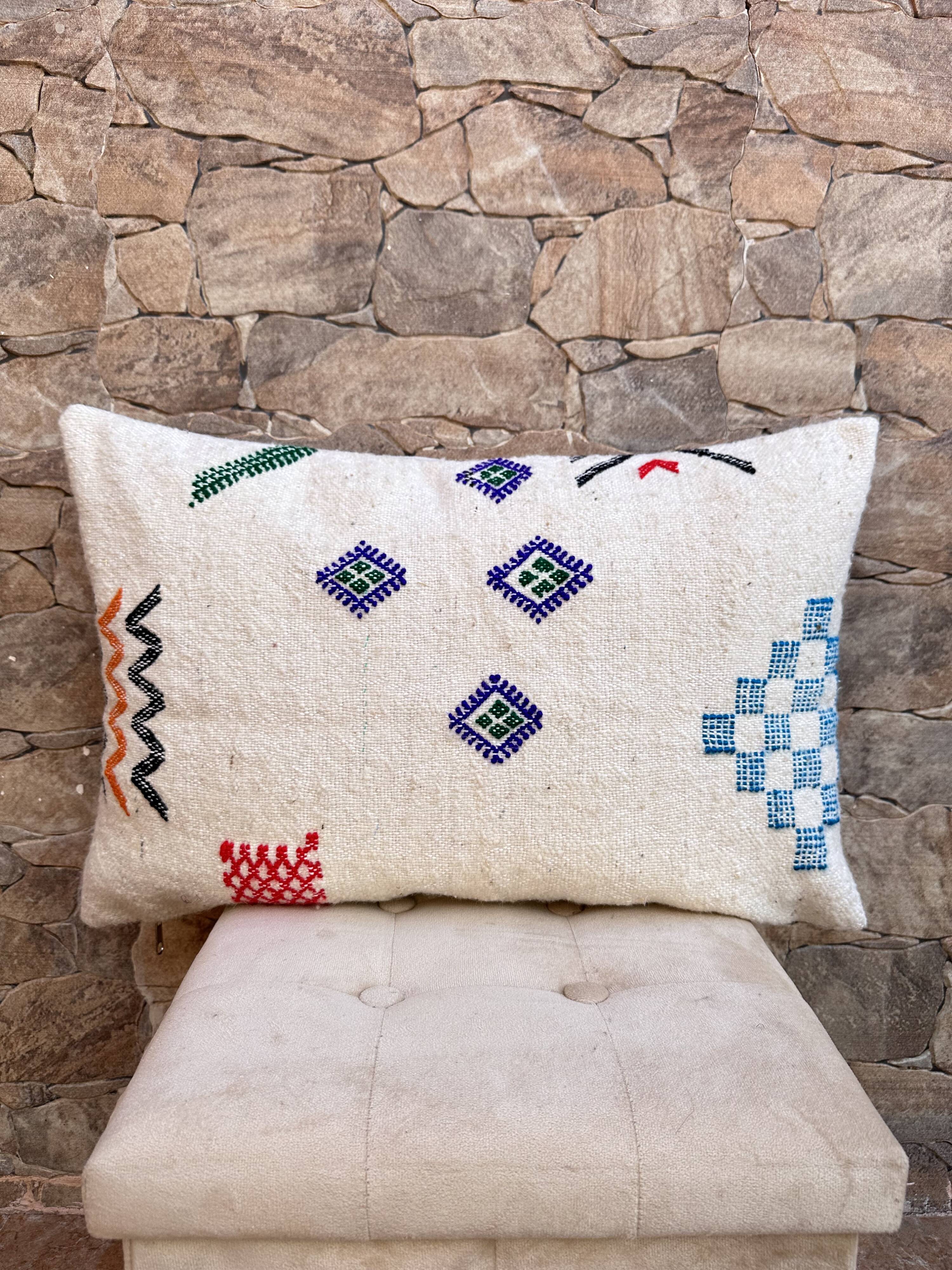Handmade Moroccan Cushion Cover (60x40 cm) White, Kilim Rug Cushion Cover.