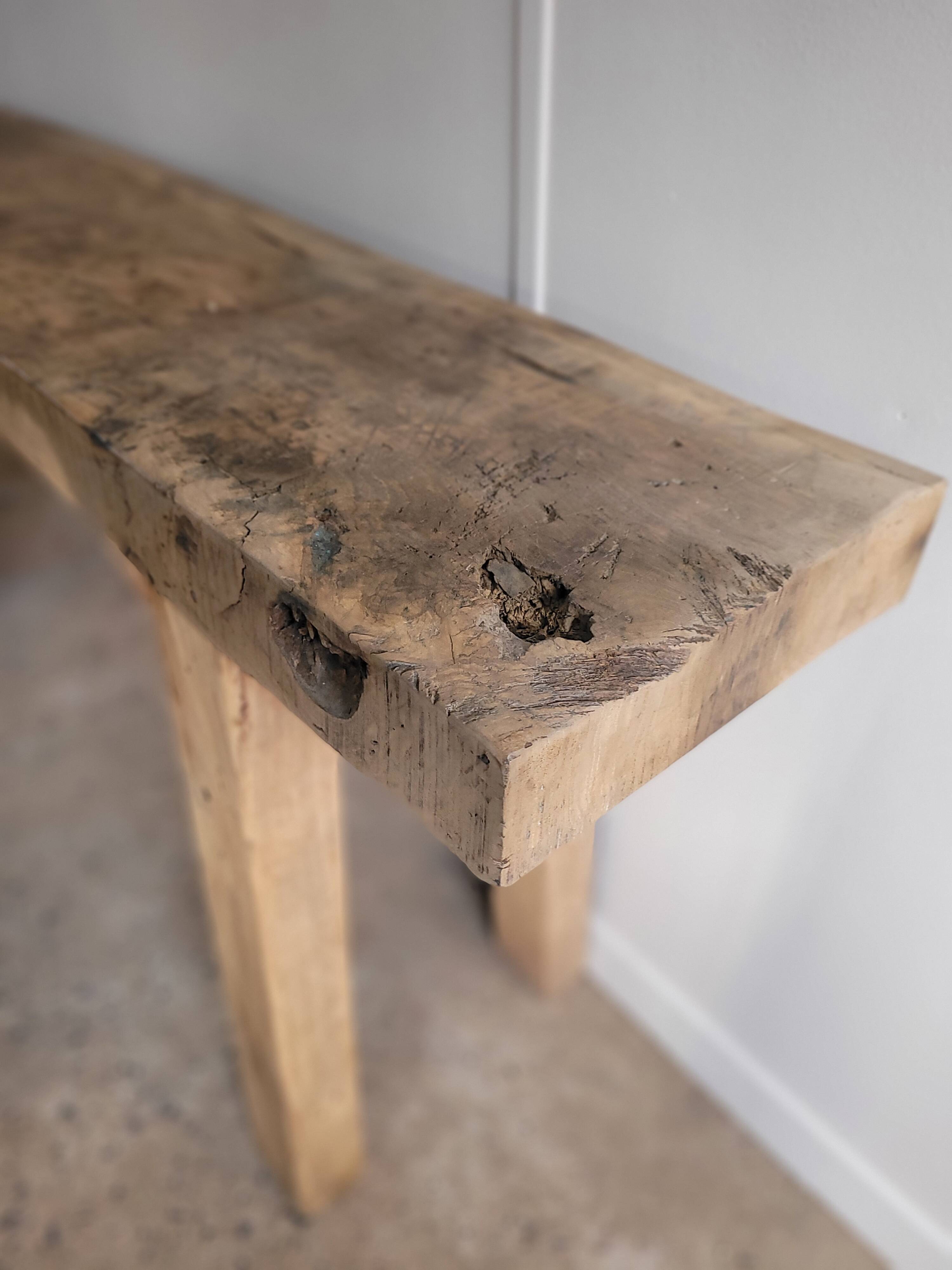 Artisanal workshop in solid wood