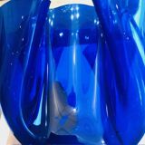 Vase bleu modèle "mouchoir" vintage